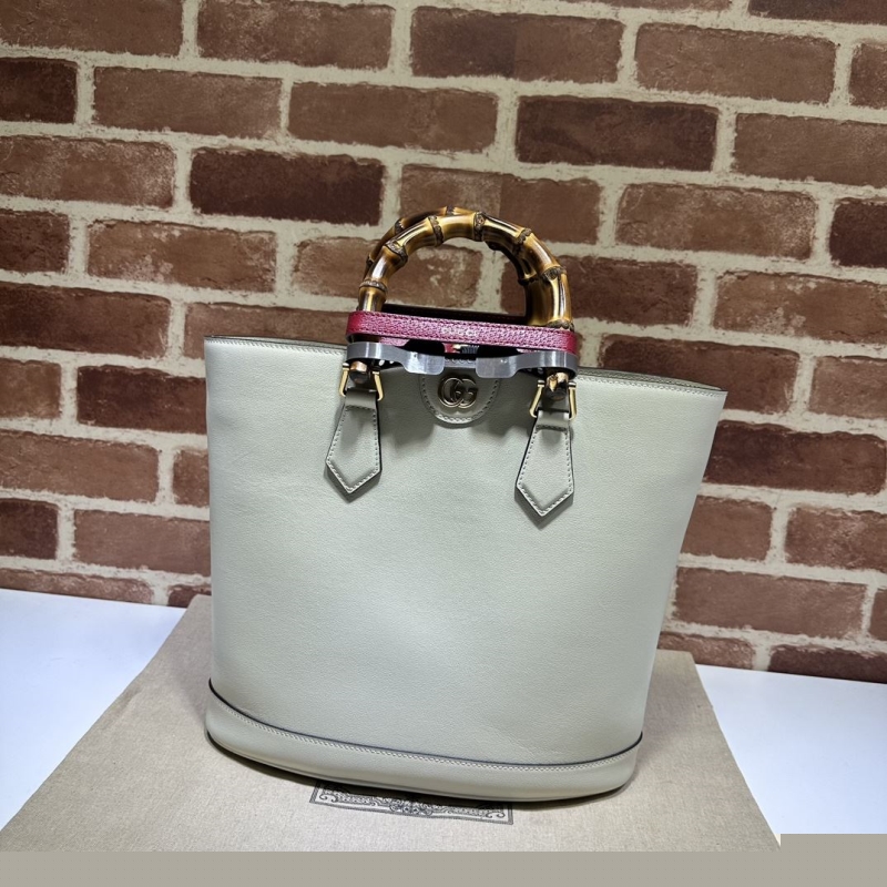 G*u*i bucket bags